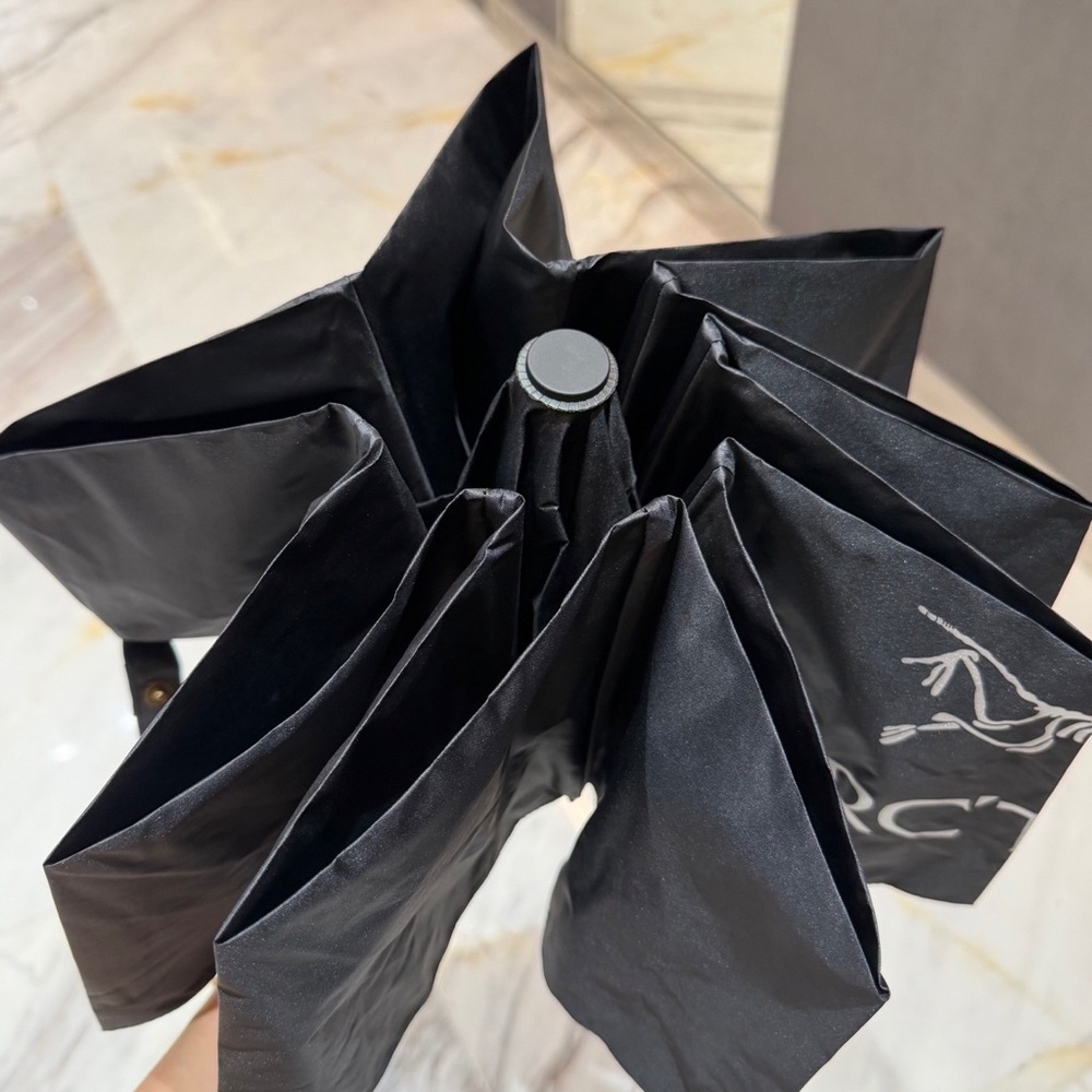 🖤 Arc'teryx Umbrella Black Foldable Rain Gear Logo - Picture 7 of 8